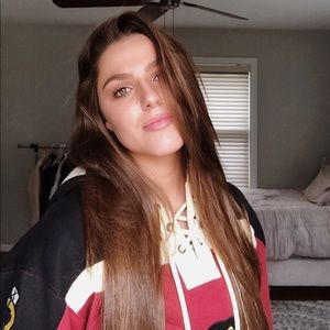 Meet your Posher, Demi